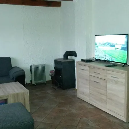 Hétvégi ház Chata U Lesa Machuv Kraj *