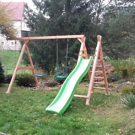Hétvégi ház Chata U Lesa Machuv Kraj Jestřebí