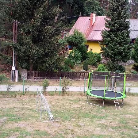 Chata U Lesa Machuv Kraj Hétvégi ház *